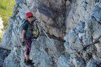 Kristina Novotná Merino jde přes most