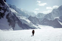 19 - Hindúkuš, Pochod po ledovci (35x45)