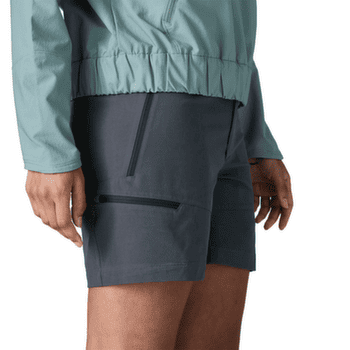 Kraťasy Patagonia Terravia Trail Shorts - 6 in. Women Black