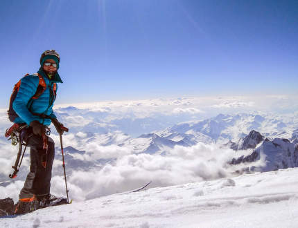 Mont Blanc s lyžemi a bez publika