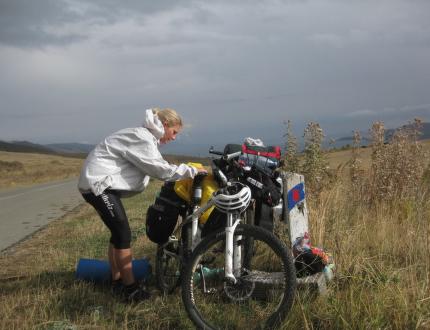 Co sbalit na menší cykloturistický podnik? Cestovatelé ze Zigzagcycling vám poradí…