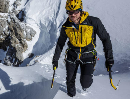 Bunda Direct Alpine Revolt – Vzpoura proti zavedeným hardshellům