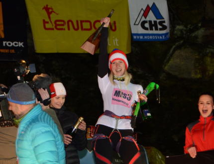 Karolína Matušková z HUDY Olomouc je mistryní ČR v ledovém lezení na rychlost!