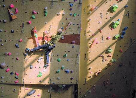 POD POKLIČKU: Slavíme ve velkém stylu 10. narozeniny HUDY lezecké stěny v Ústí