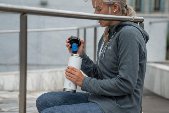 BPA free vrchnák so slamkou a filtrom vody every day